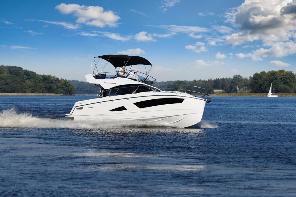Monaco 110 Flybridge 2 x 200 PS Monaco 110 Flybridge 2 x 200 PS
