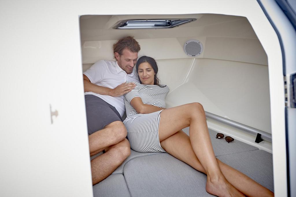 Activ 555 Cabin Activ 555 Cabin