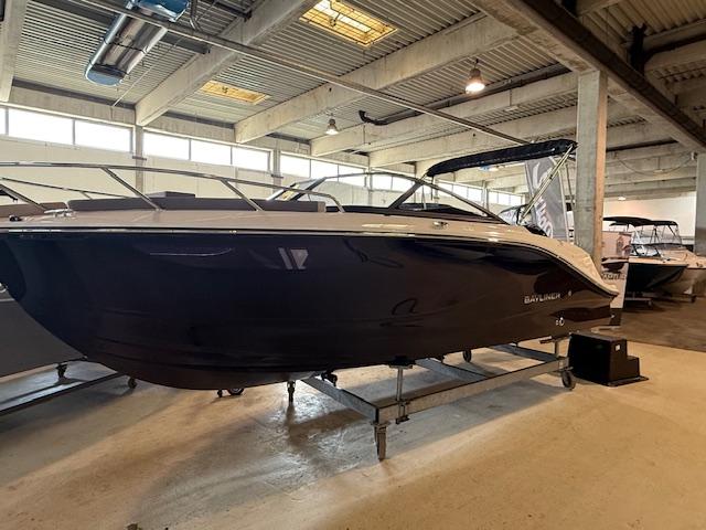 C21 Cuddy mit 225 PS TESTBOOT C21 Cuddy mit 225 PS TESTBOOT