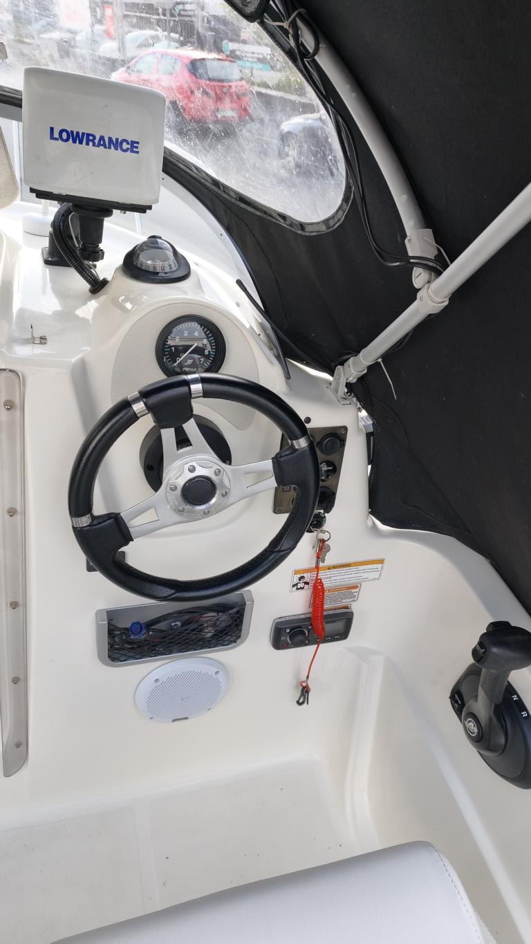 Quicksilver Activ 430 Cabin mit Mercury 25 PS und Trailer, Gebraucht