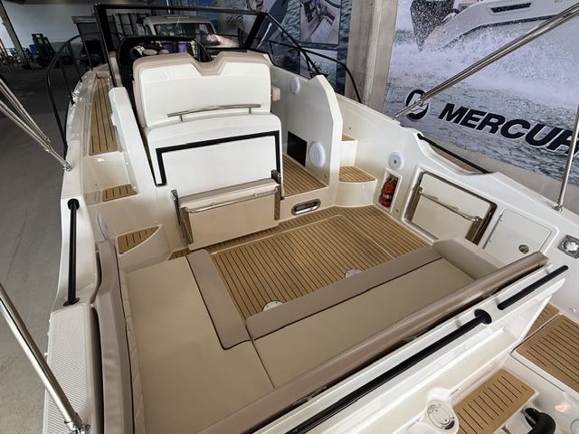 Quicksilver 875 Sundeck mit 2x Mercury F250 (500 PS)
