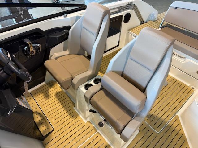 Activ 675 Bowrider mit 175 PS