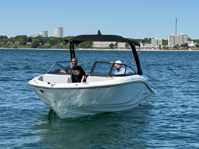 V20i Bowrider mit MerCruiser 4,5L 250PS V20i Bowrider mit MerCruiser 4,5L 250PS