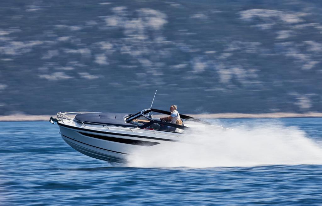 780 Escape inkl. 200 PS und Trailer