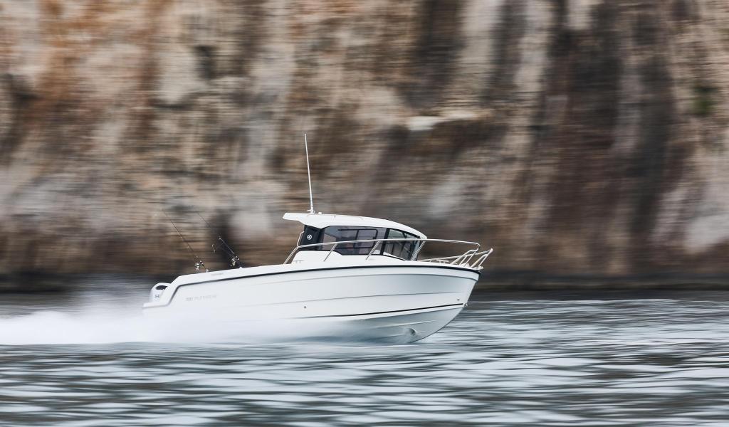 700 Pilothouse inkl. 115 PS und Trailer 700 Pilothouse inkl. 115 PS und Trailer