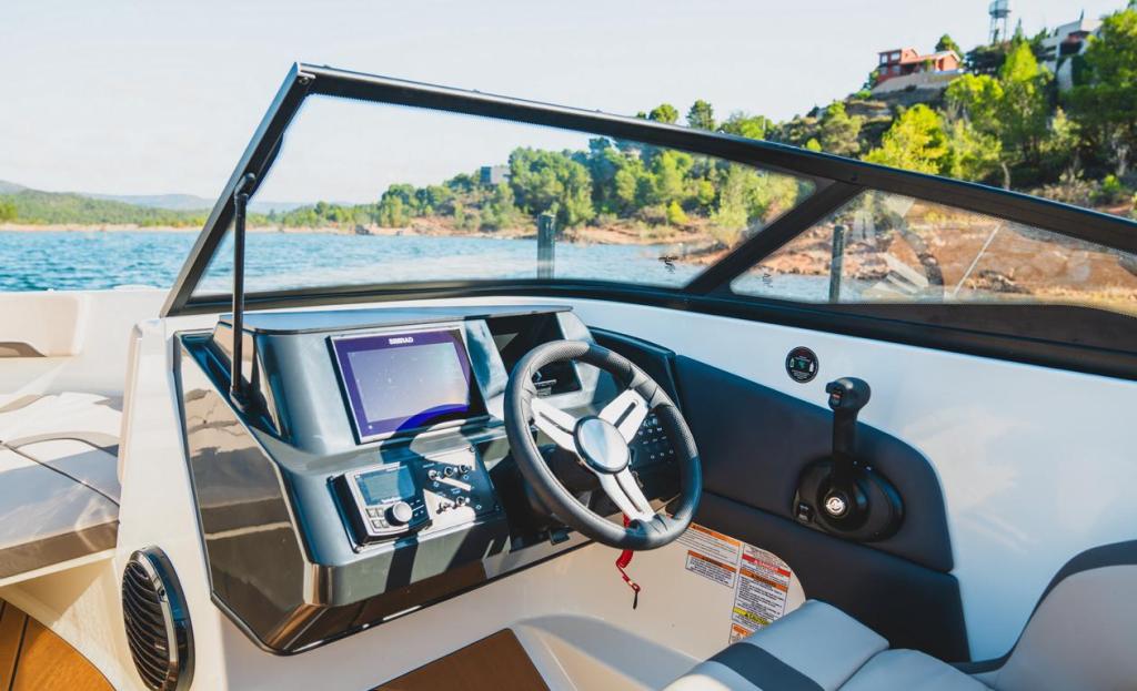 V20 Bowrider V20 Bowrider