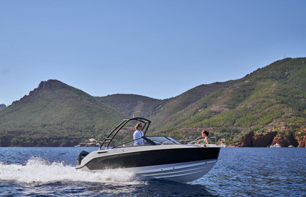 Activ 675 Bowrider Activ 675 Bowrider