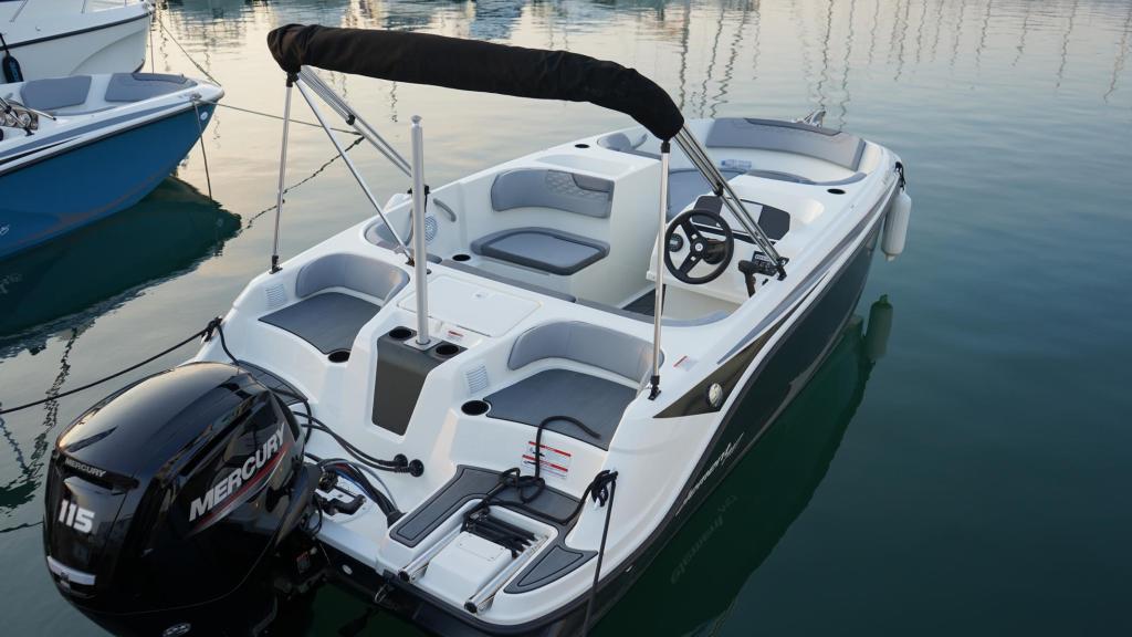 Element M17 mit 15 PS und Trailer, 525 Axess