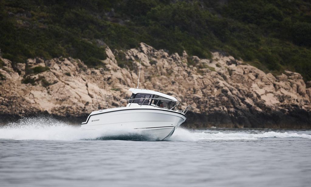 700 Pilothouse 700 Pilothouse