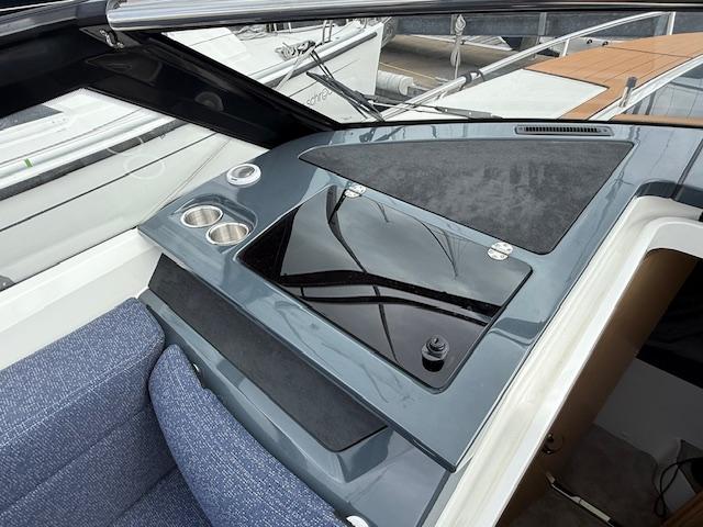 910 Odyssey mit 2x 250PS MESSEBOOT 910 Odyssey mit 2x 250PS MESSEBOOT