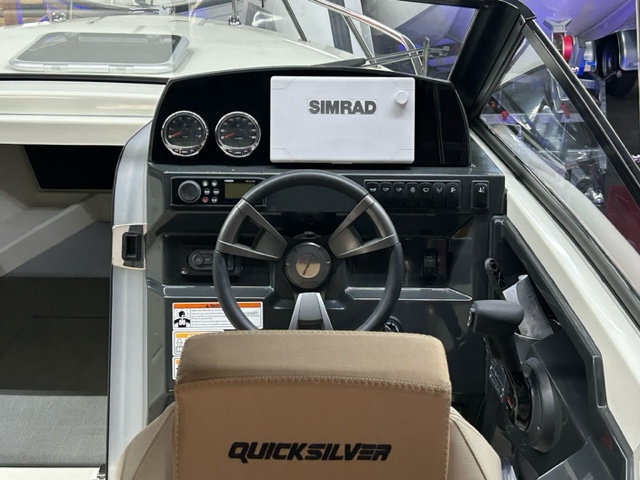 Quicksilver Activ 675 Cruiser mit Mercury 150 PS CF Lagerboot