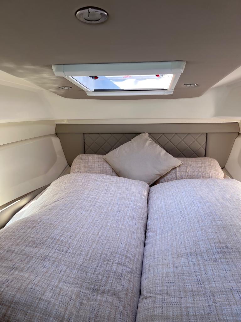 _Quicksilver_905_Weekend_300PS_V8 _Quicksilver_905_Weekend_300PS_V8