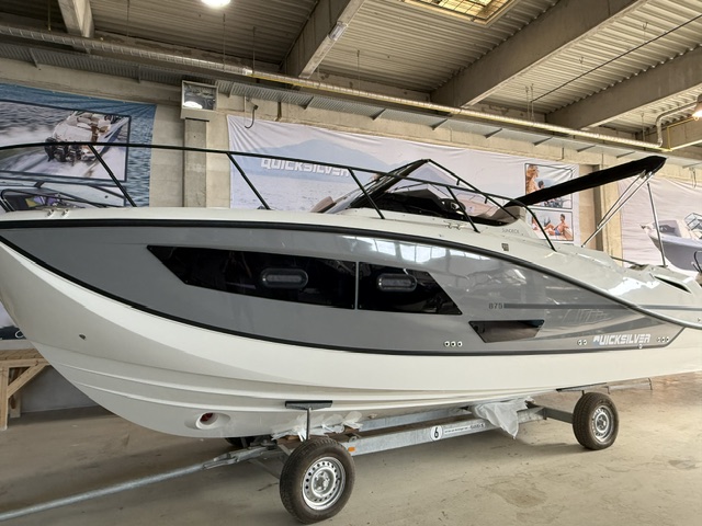Quicksilver 875 Sundeck mit 2x Mercury F250 (500 PS)