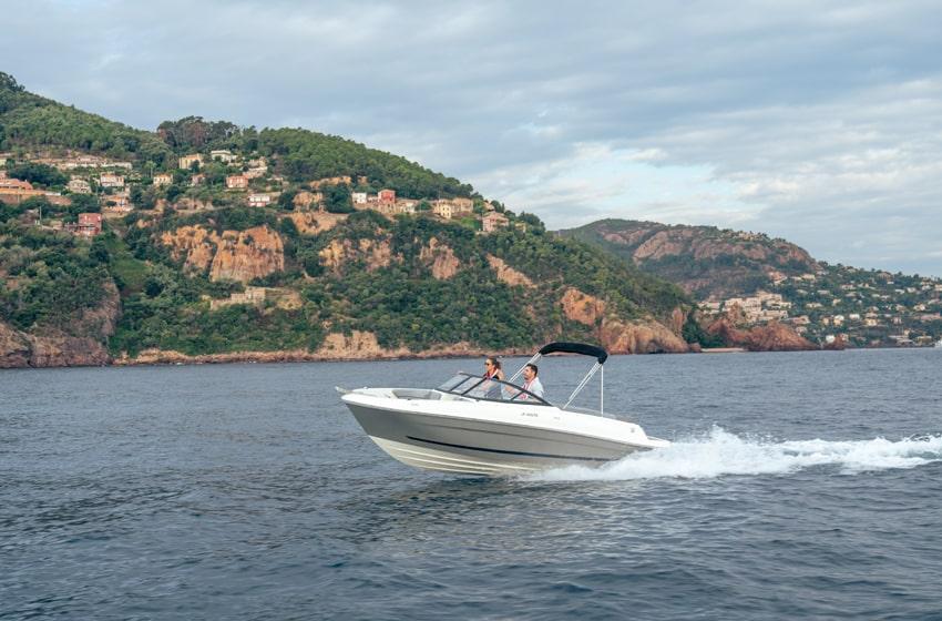 VR4 Bowrider Inboard