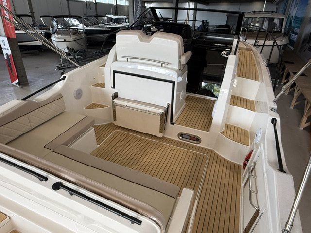 Quicksilver 875 Sundeck mit 2x Mercury F250 (500 PS)