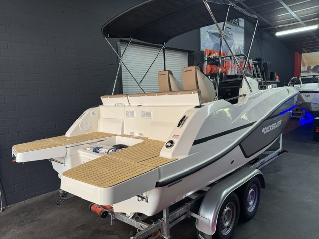 Quicksilver Activ 605 Open mit Mercury 150PS Lagerboot